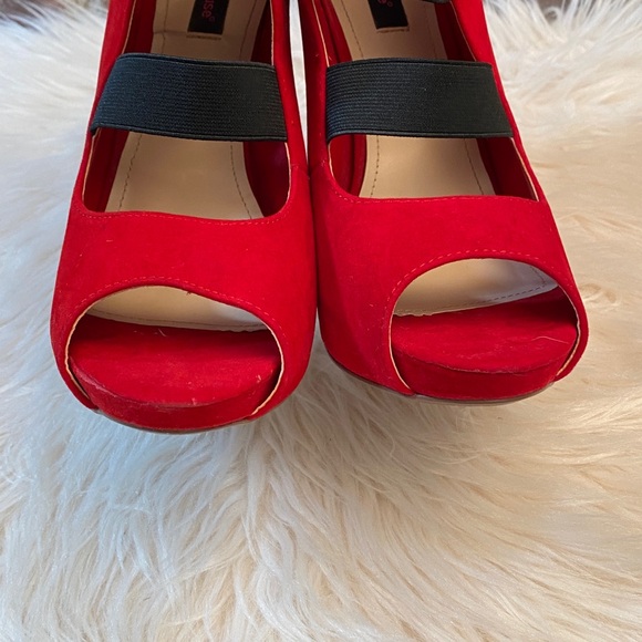 Dollhouse Spyglass Red Open Toe Heels, Size 11 - Picture 10 of 16